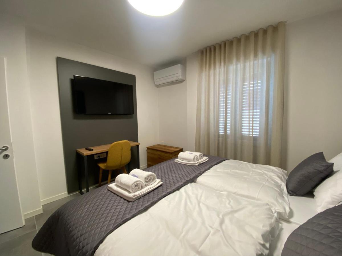 Apartments Porta Maggiore Копер Екстериор снимка