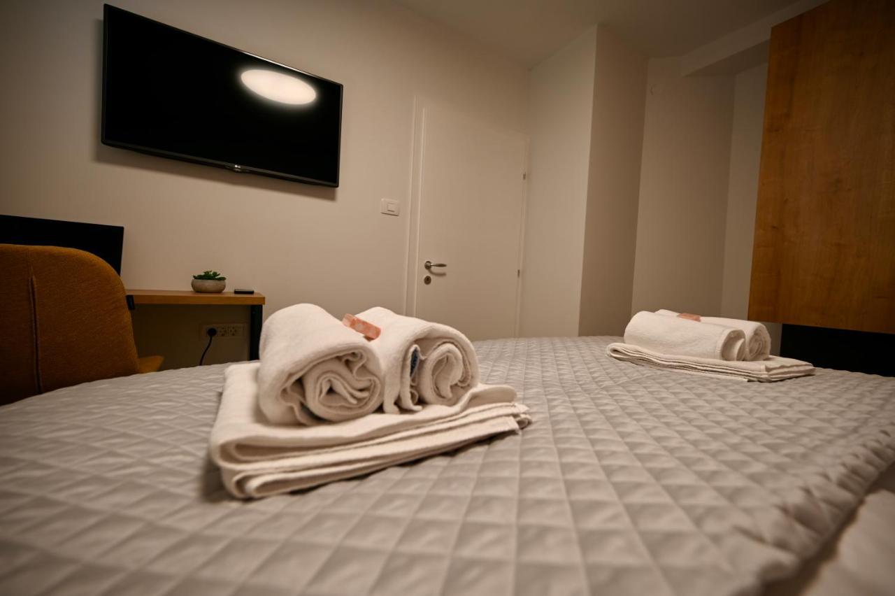 Apartments Porta Maggiore Копер Екстериор снимка